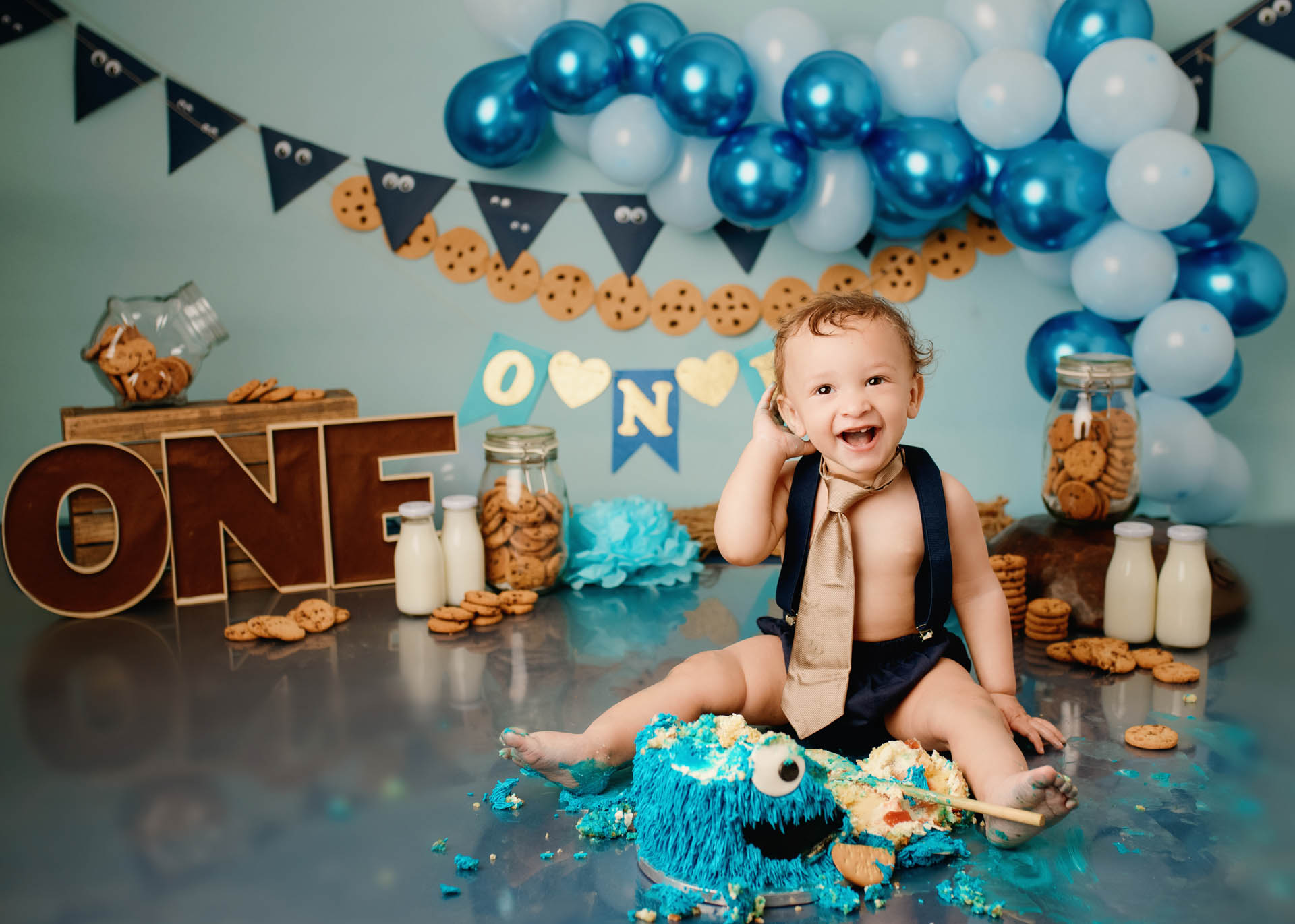 Cake smash session milton keynes 
