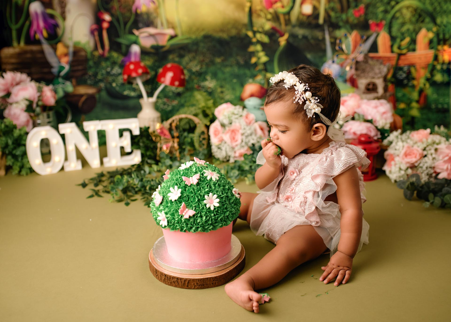 Cake smash session milton keynes 