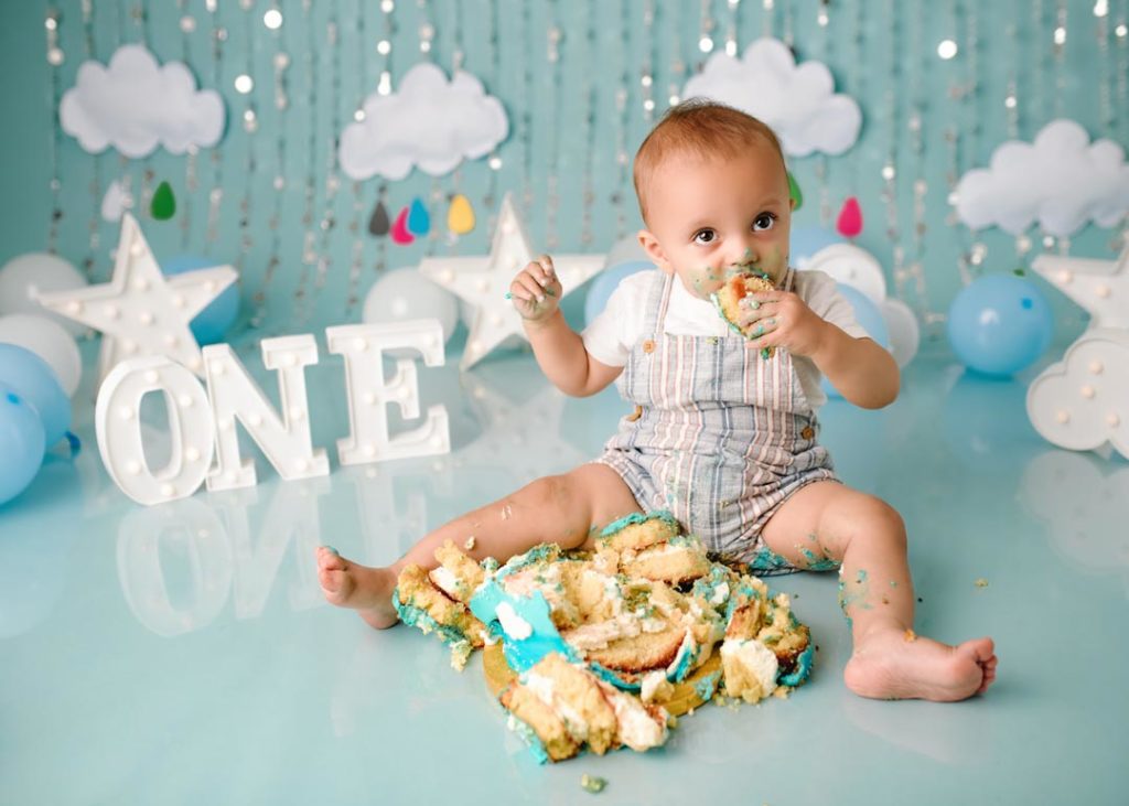 Cake smash session milton keynes 