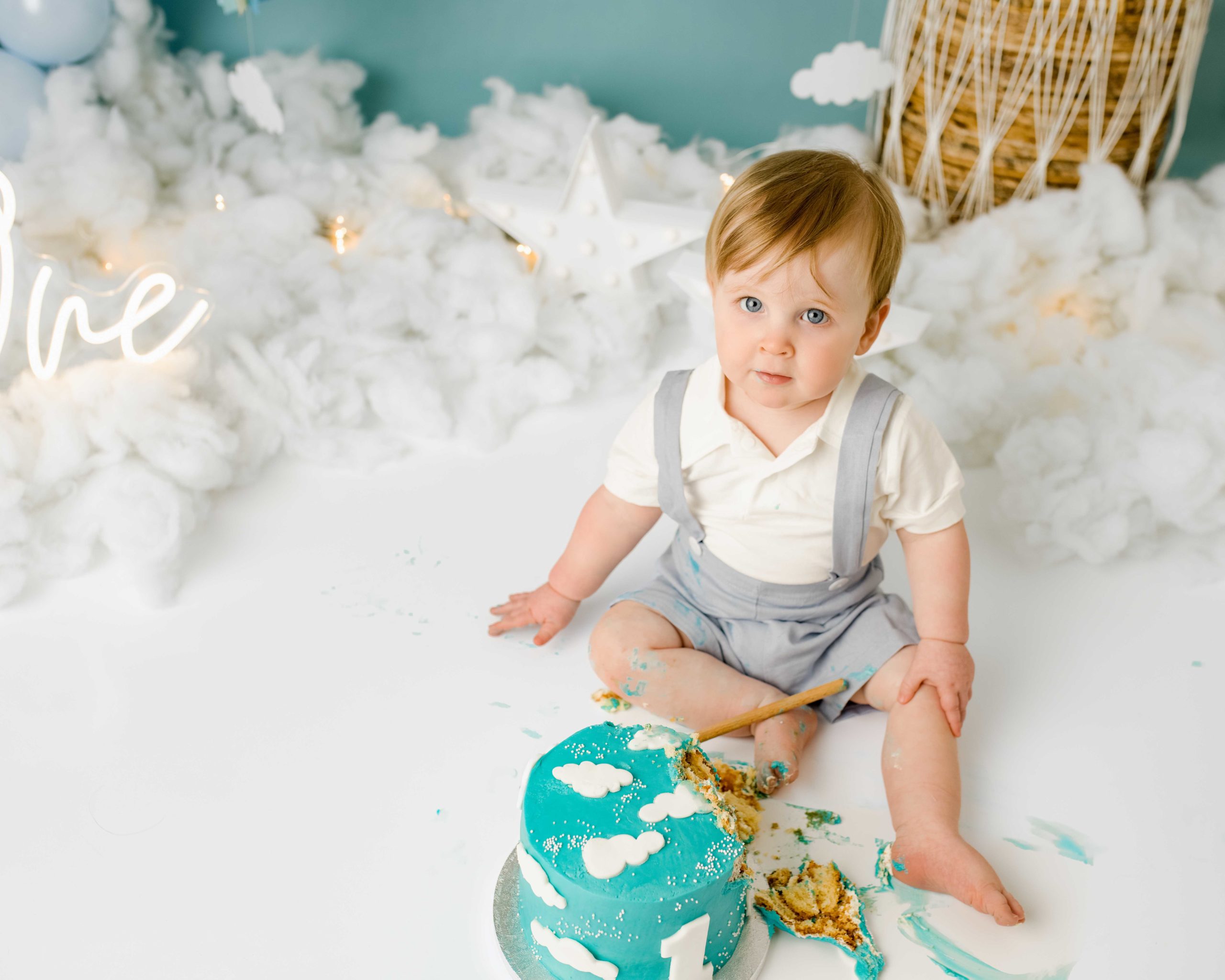 Cake smash session milton keynes 