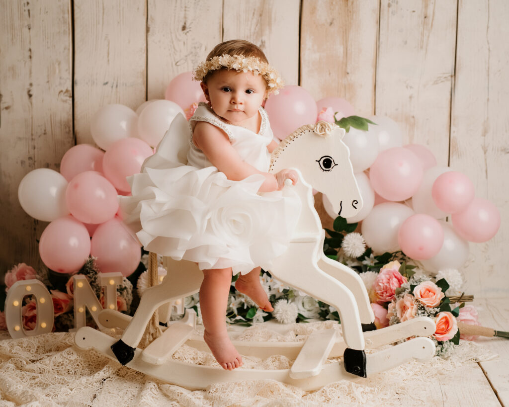 FIRST BIRTHDAY PHOTOSHOOT IN MILTONKEYNES