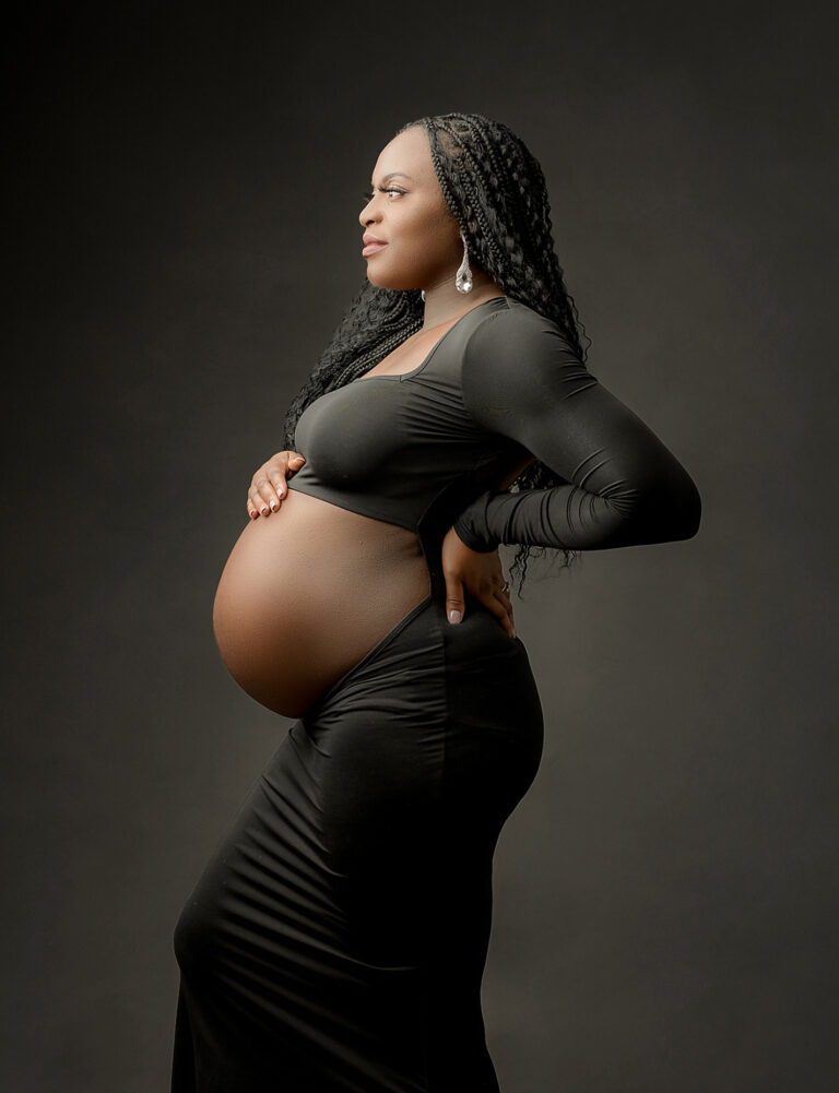 How to pose for maternity photography