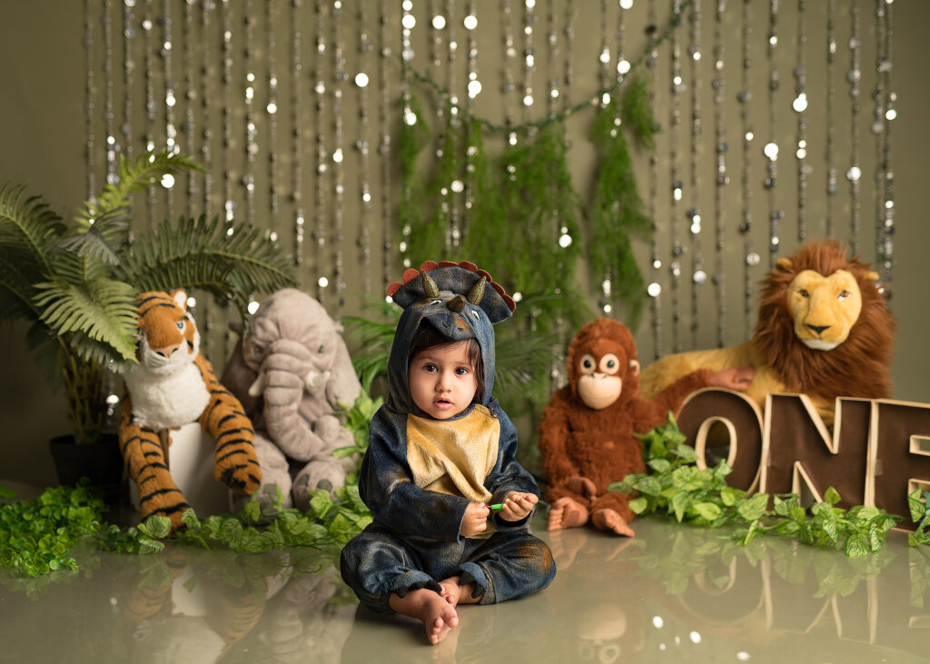 Jungle safari cake smash