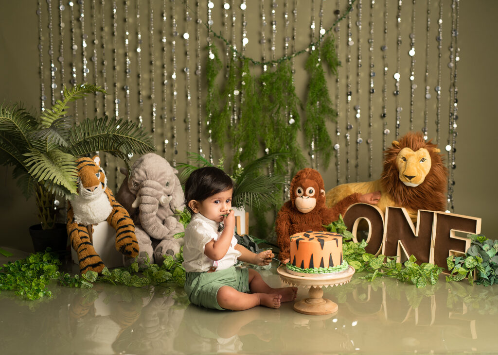Jungle safari cake smash milton keynes