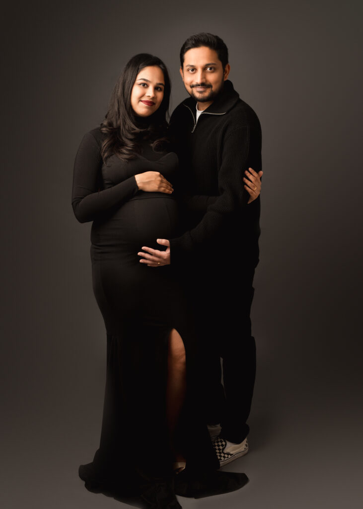 couple pregnancy photoshoot poses