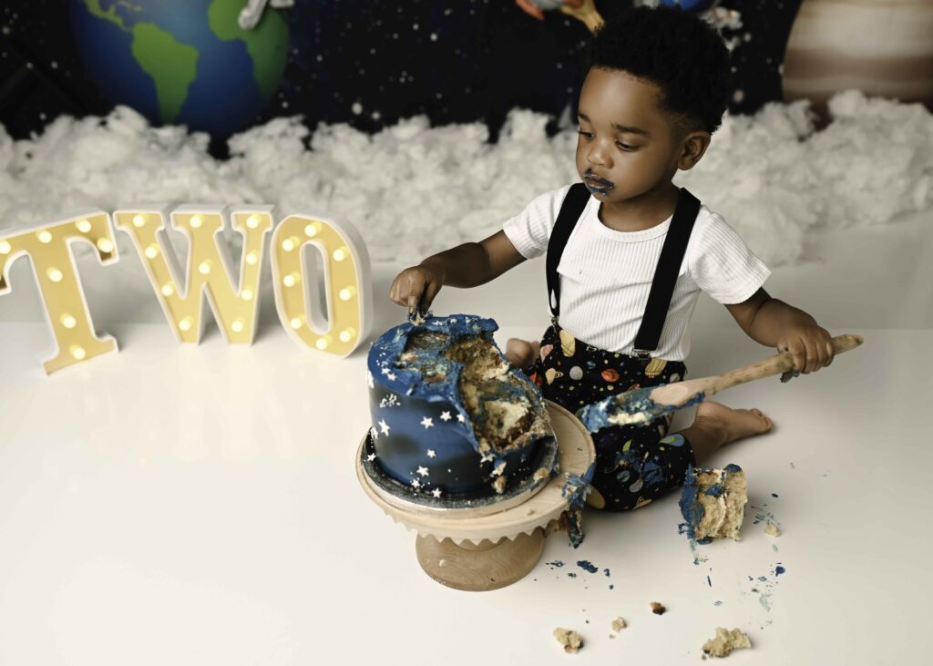 cake smash photoshoot in Milton Keynes