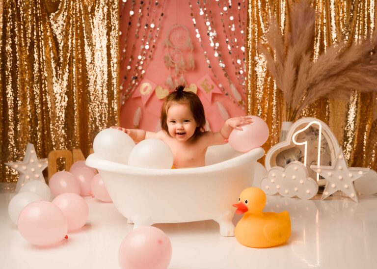 First birthday cake smash with Lucy